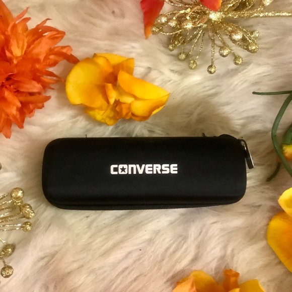 Converse Case - Picture 1 of 8